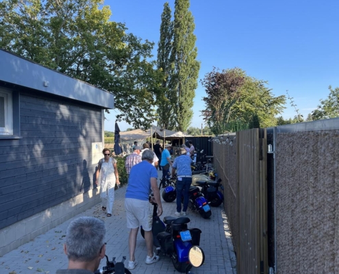 Leden van Business Club Almkerk tijdens e-scooter activiteit